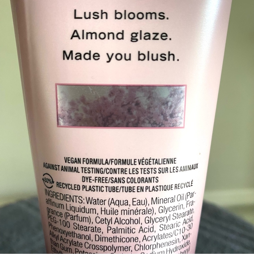 Victoria's Secret Velvet Petals Fragrance Lotion - Picture 4 of 6